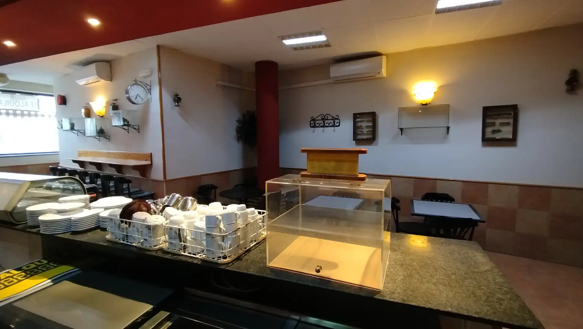 Local de alquiler en Azuqueca de Henares con Aire acondicionado, Calefacción y Amueblado