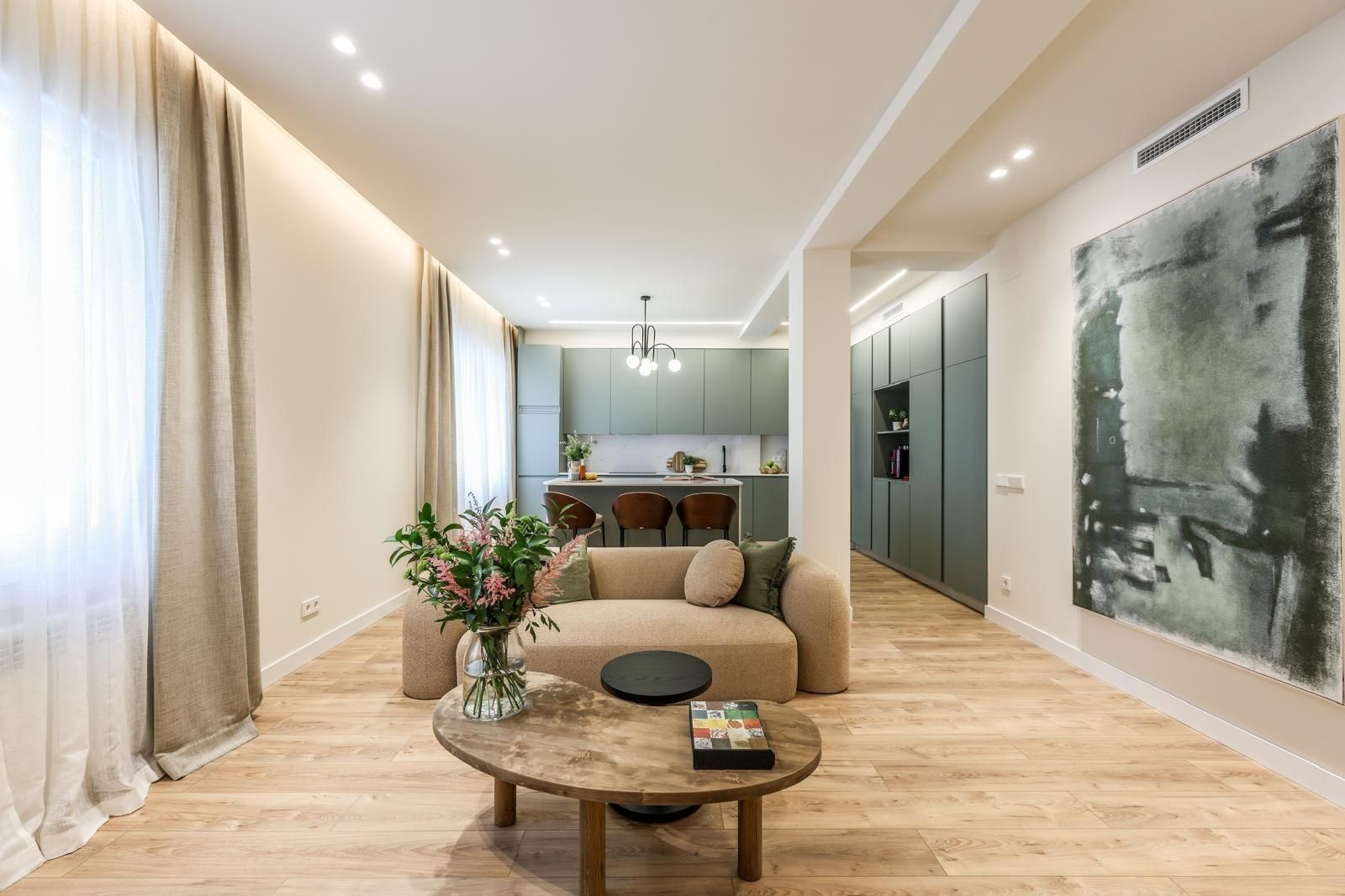 Living room of Flat for sale in  Madrid Capital  with Air Conditioner and Heating