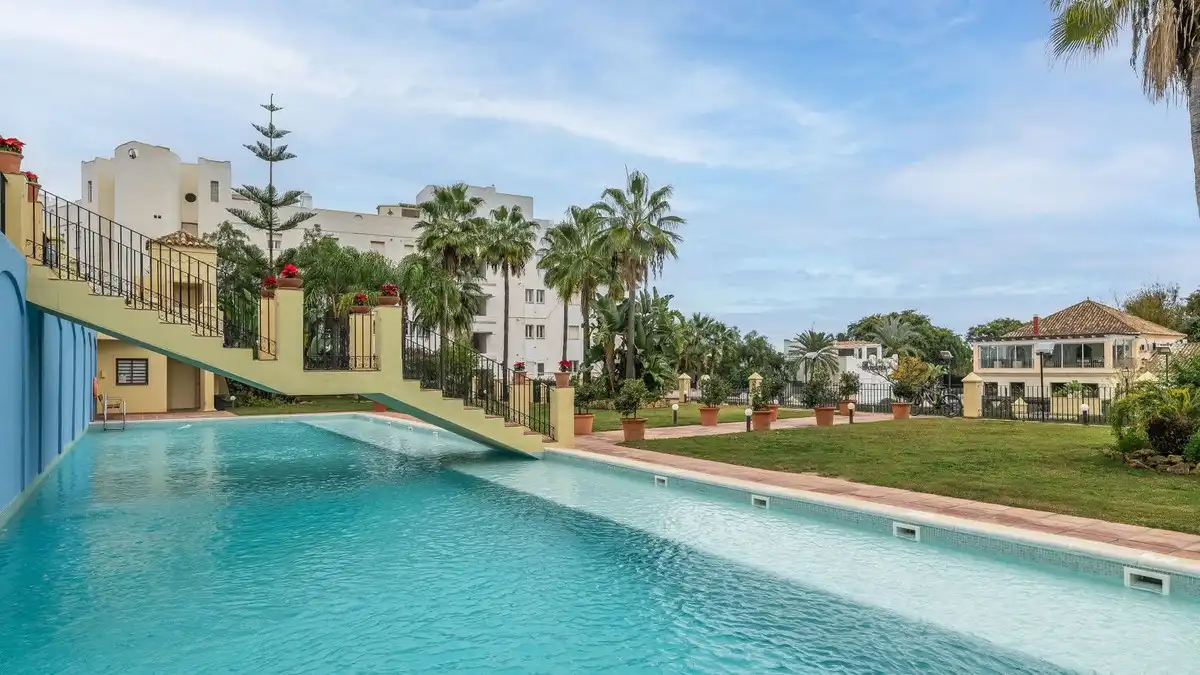 Swimming pool of Detached homes for sale in Marbella  with Air Conditioner, Private garden and Terrace