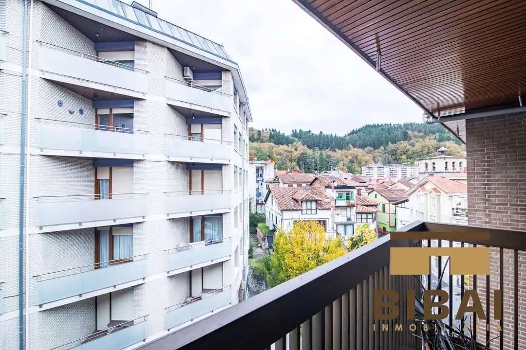 Exterior view of Flat for sale in Arrasate / Mondragón  with Heating, Terrace and Balcony