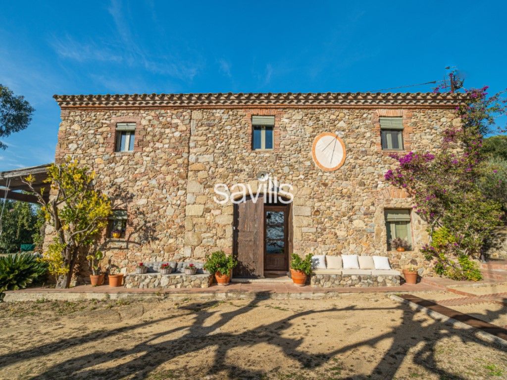 Vista exterior de Casa o xalet en venda en Massanes amb Piscina i Balcó