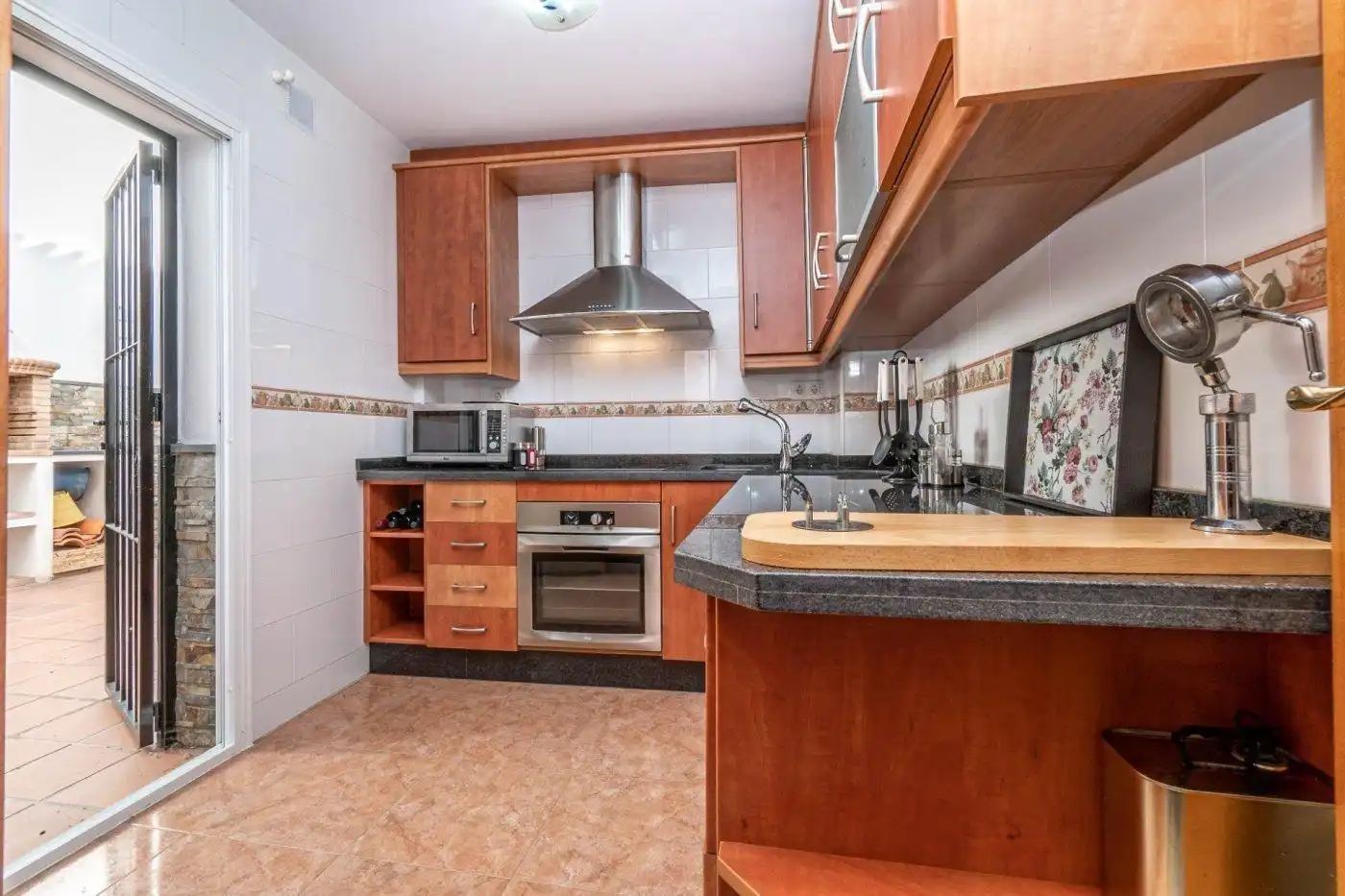 Küche von Einfamilien-Reihenhaus zum Verkauf in Albondón