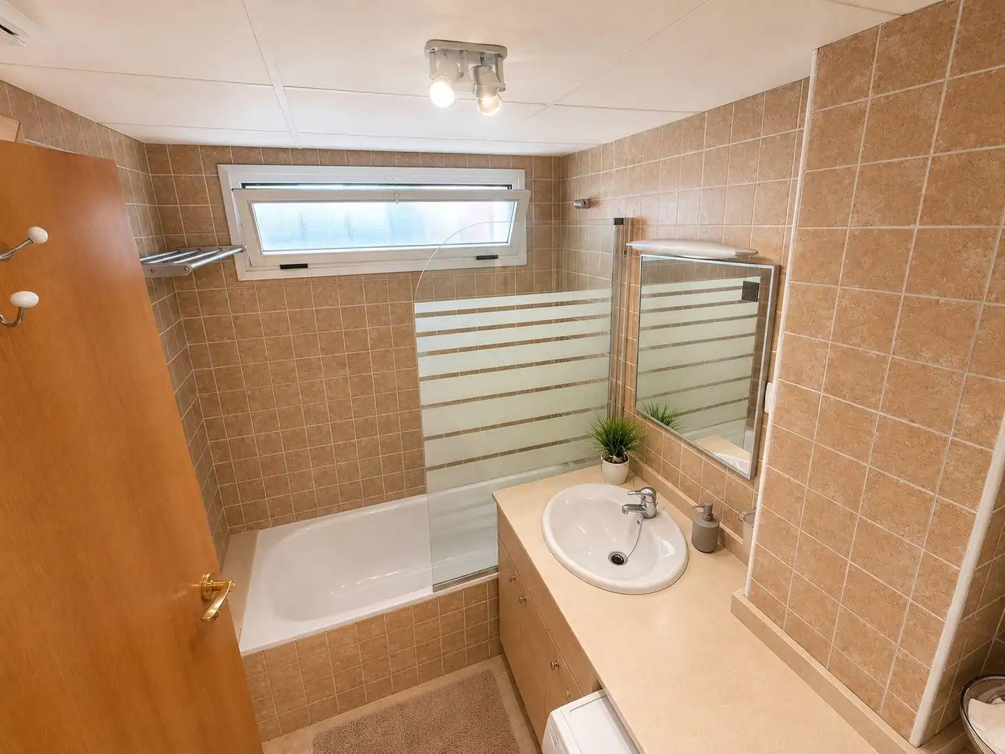 Baño de Ático en venta en L'Ametlla de Mar  con Jardín privado, Terraza y Amueblado