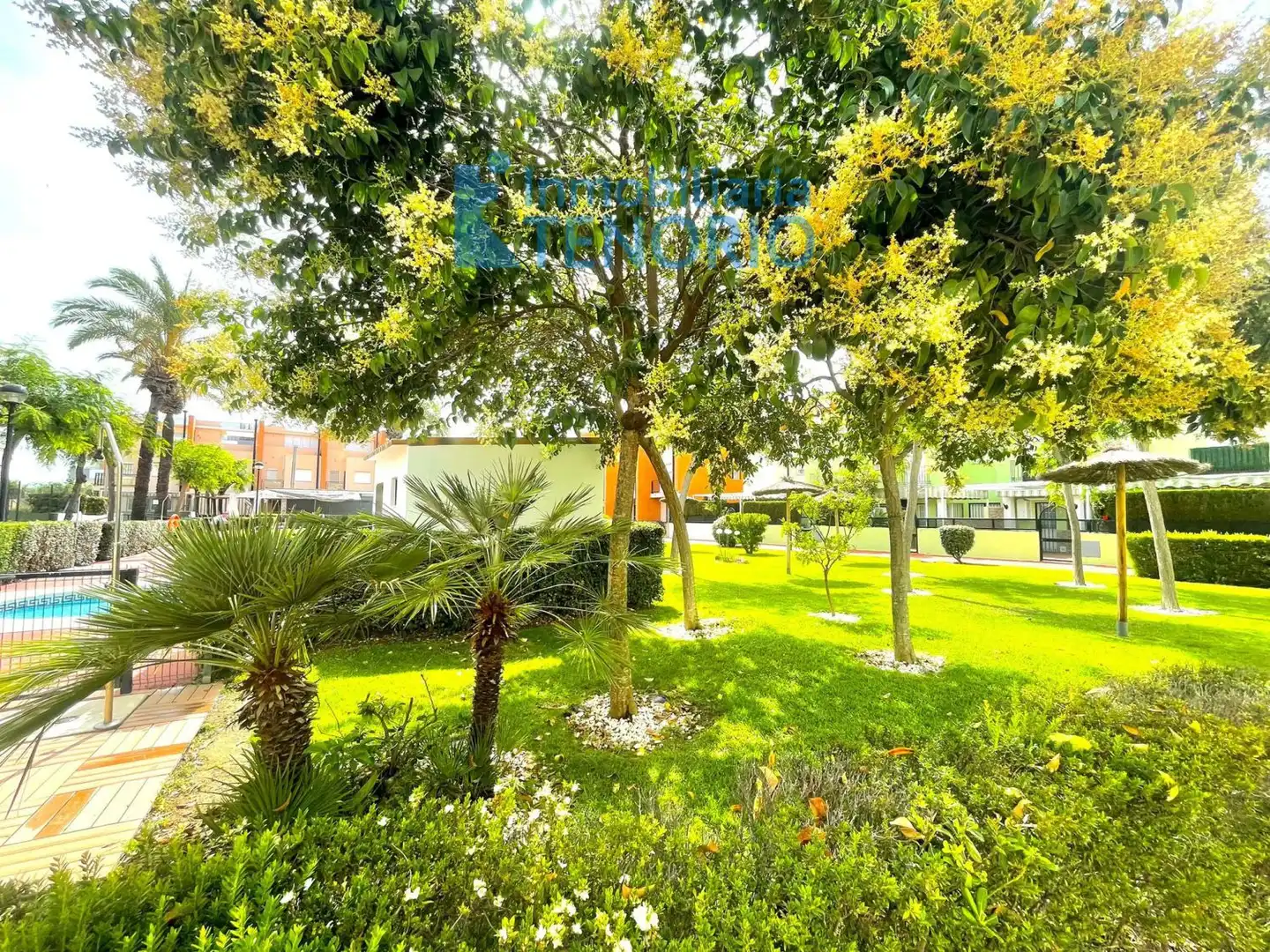 Garten von Dachboden zum Verkauf in La Antilla mit Terrasse, Abstellraum und Gemeinschaftspool
