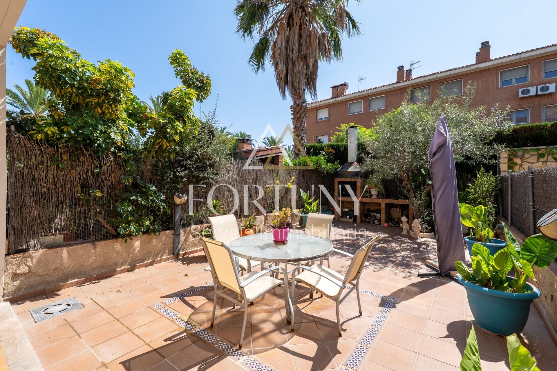 Terrassa de Casa adosada en venda en Reus amb Aire condicionat, Calefacció i Jardí privat