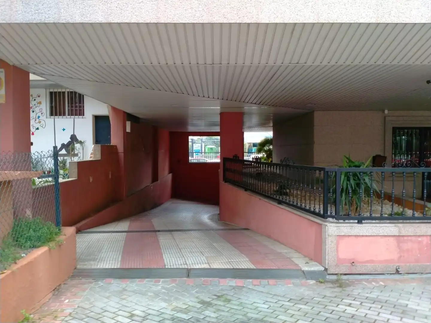 Apartament en venda en Vigo  amb Calefacció, Jardí privat i Parquet