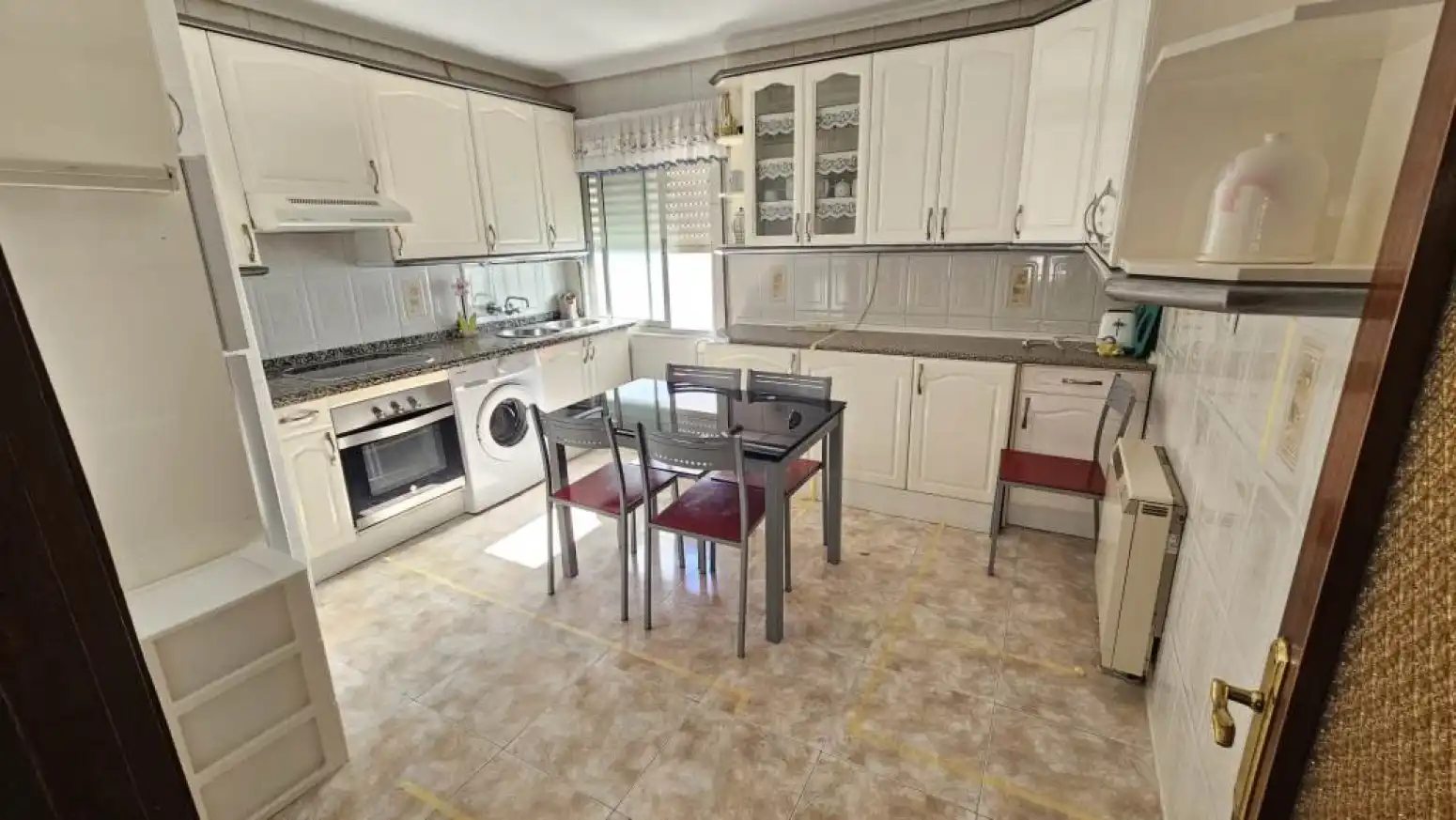 Cocina de Piso de alquiler en Salamanca con Calefacción y Amueblado