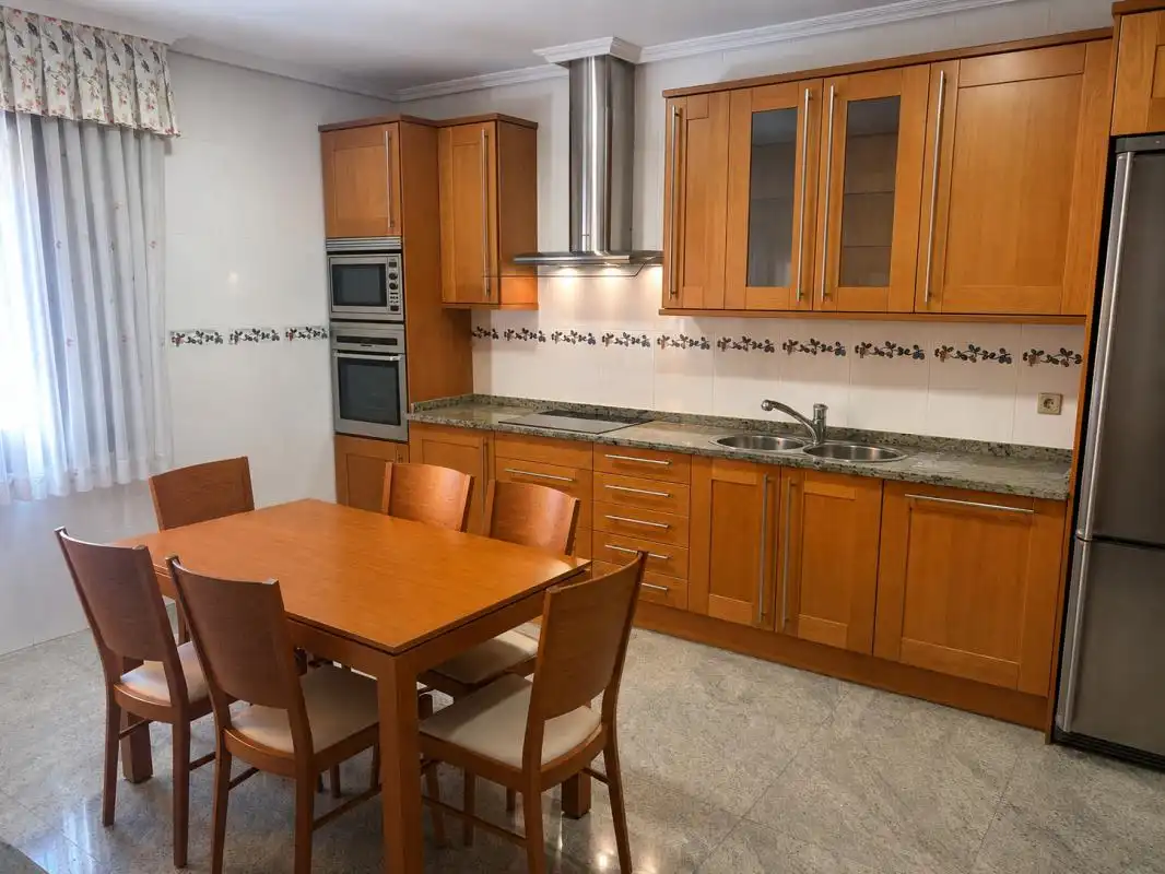 Cocina de Casa o chalet en venta en Alcalá de Henares con Aire acondicionado, Calefacción y Jardín privado