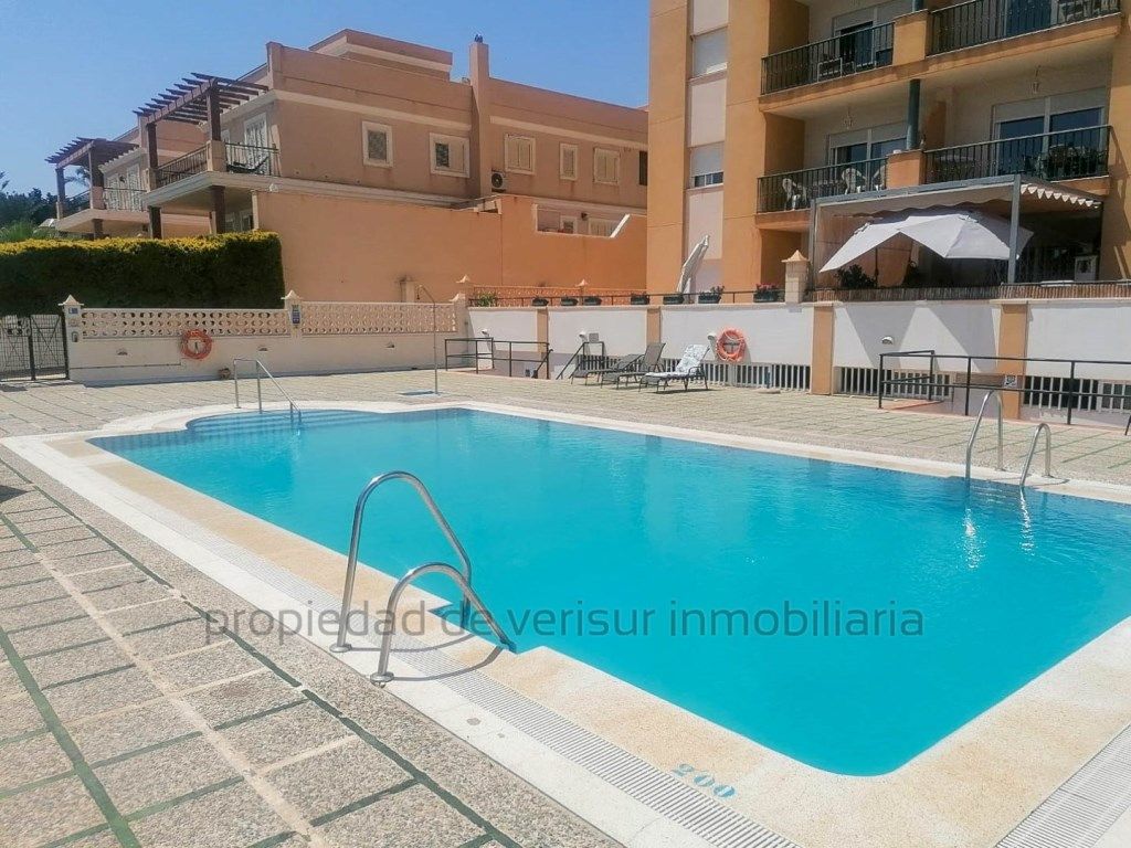 Piscina de Apartament en venda en Cuevas del Almanzora amb Aire condicionat, Piscina i Moblat