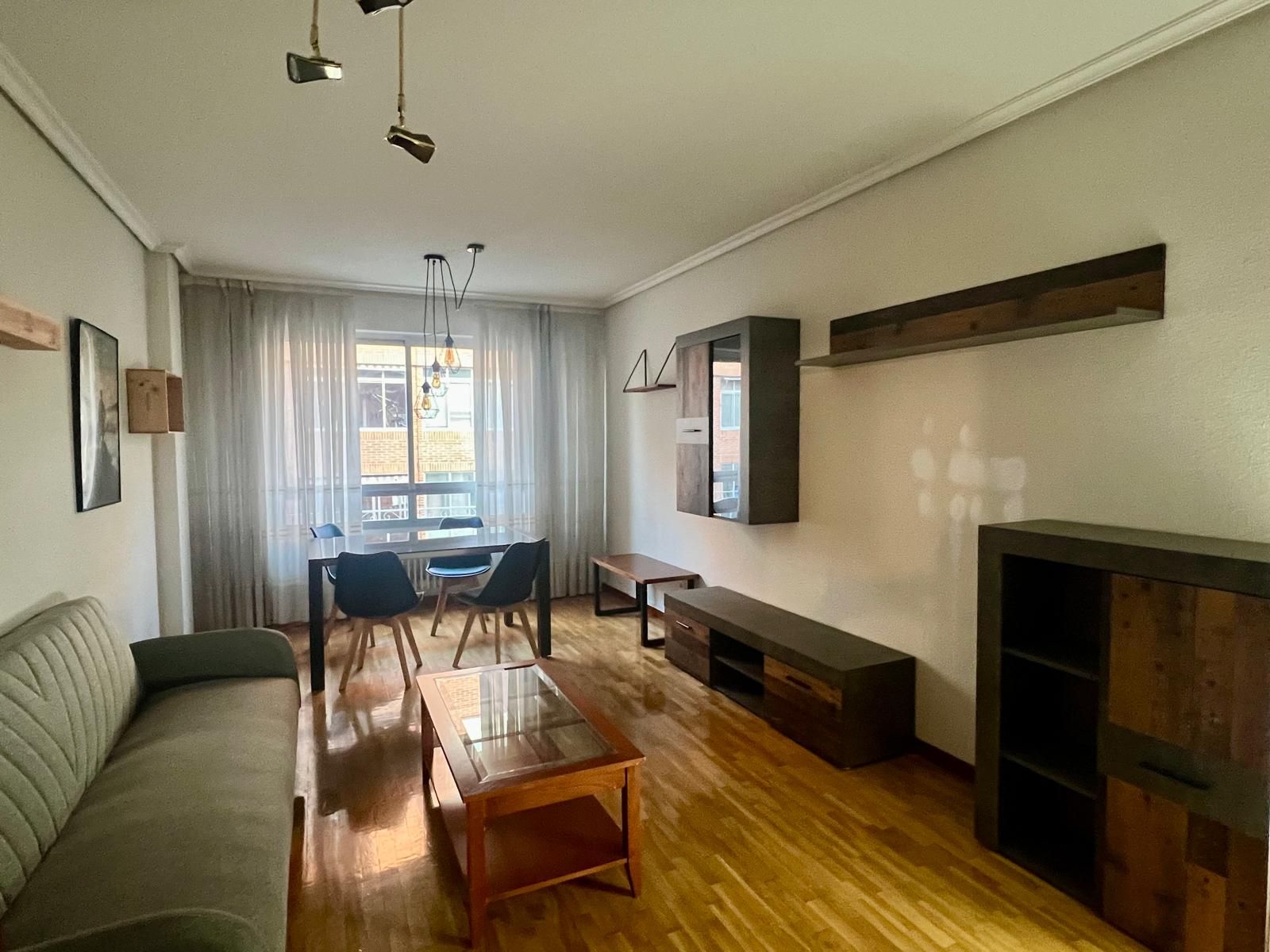 Living room of Apartment for sale in  Logroño  with Air Conditioner, Heating and Parquet flooring