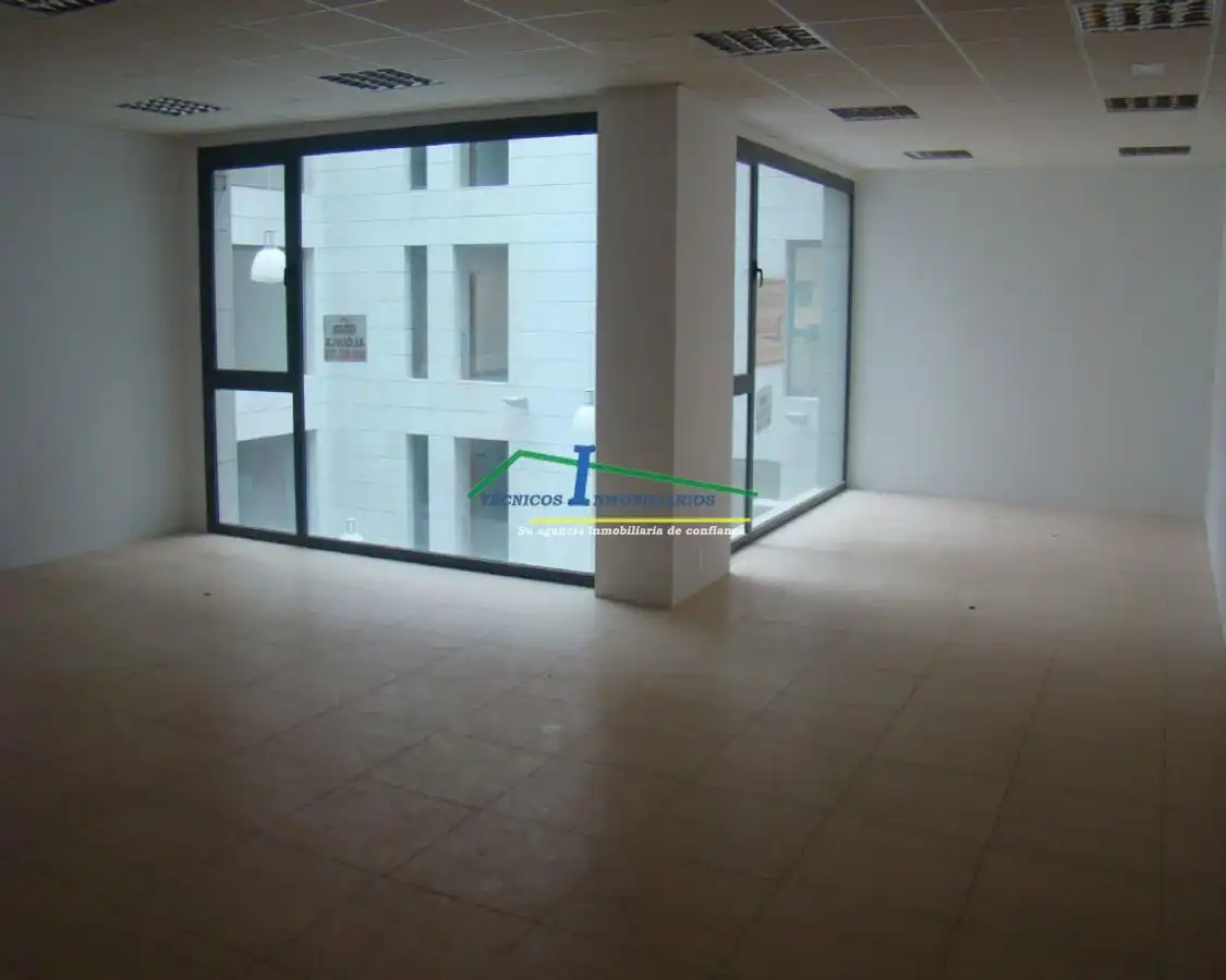 Oficina amb ascensor en venda a Sur