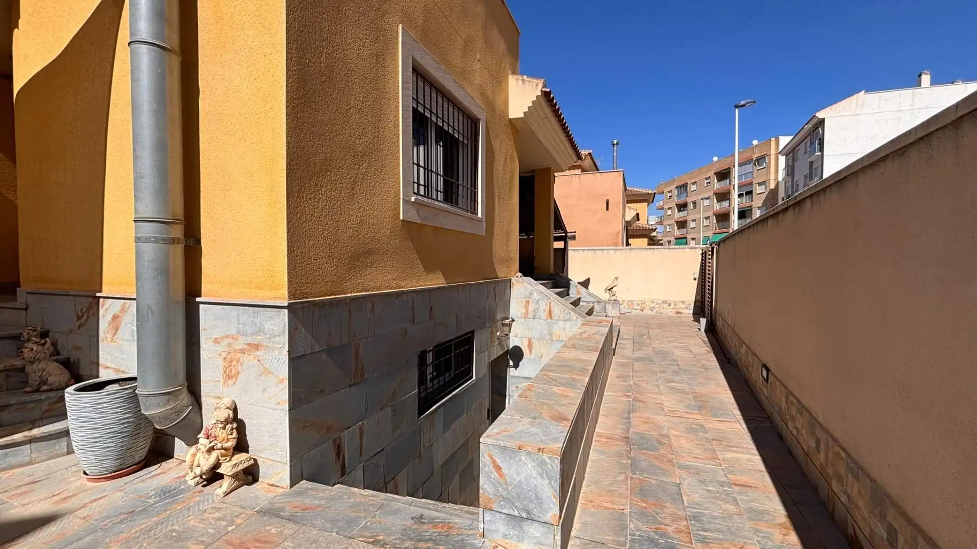 Detached house with terrace for sale in Calle Calle Naranjo de Bulnes, imagen 9