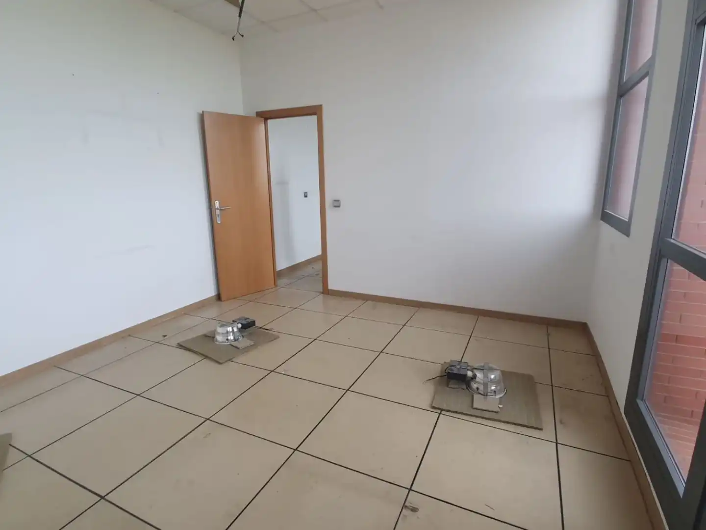 Oficina de lloguer a Calle Luis Fuentes Bejarano, imagen 4