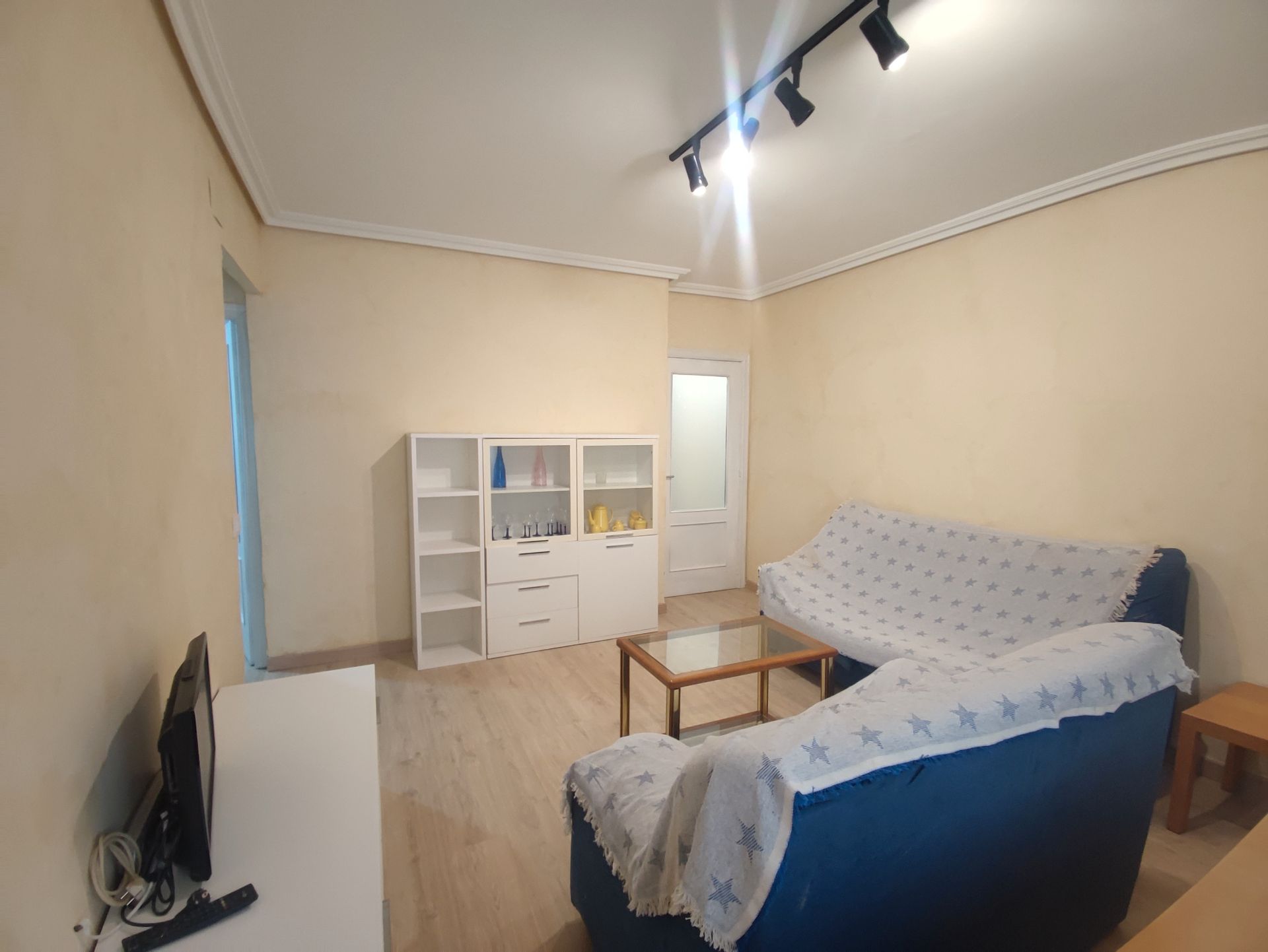 Sala d'estar de Apartament de lloguer en Ciudad Real Capital amb Aire condicionat, Calefacció i Moblat
