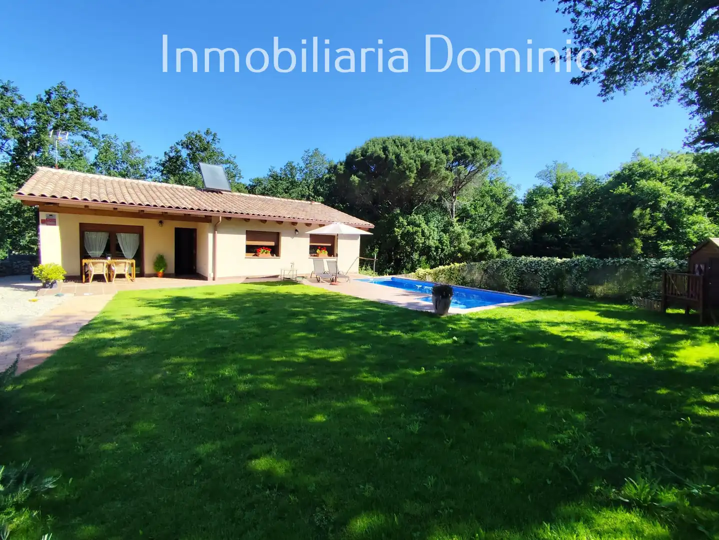 Vista exterior de Casa o xalet en venda en Caldes de Malavella amb Calefacció, Jardí privat i Terrassa