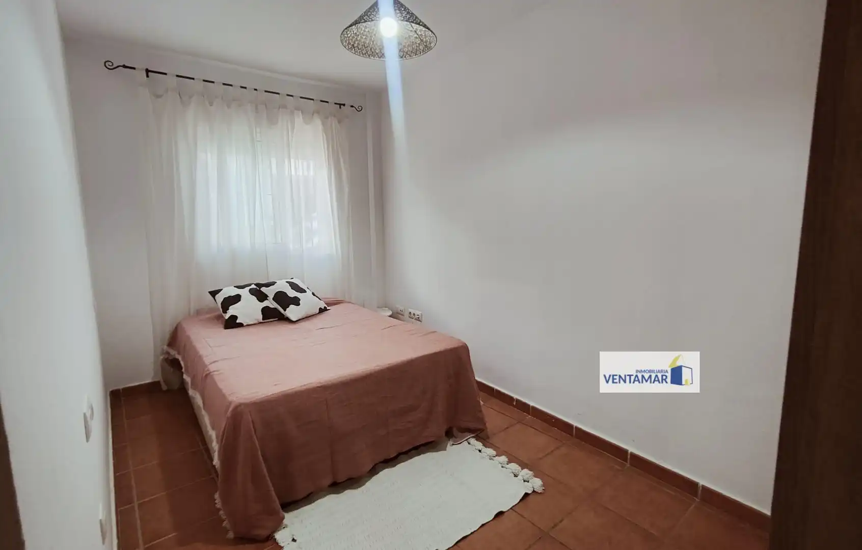 Schlafzimmer von Erdgeschoss zum Verkauf in San Roque mit Klimaanlage und Möbliert