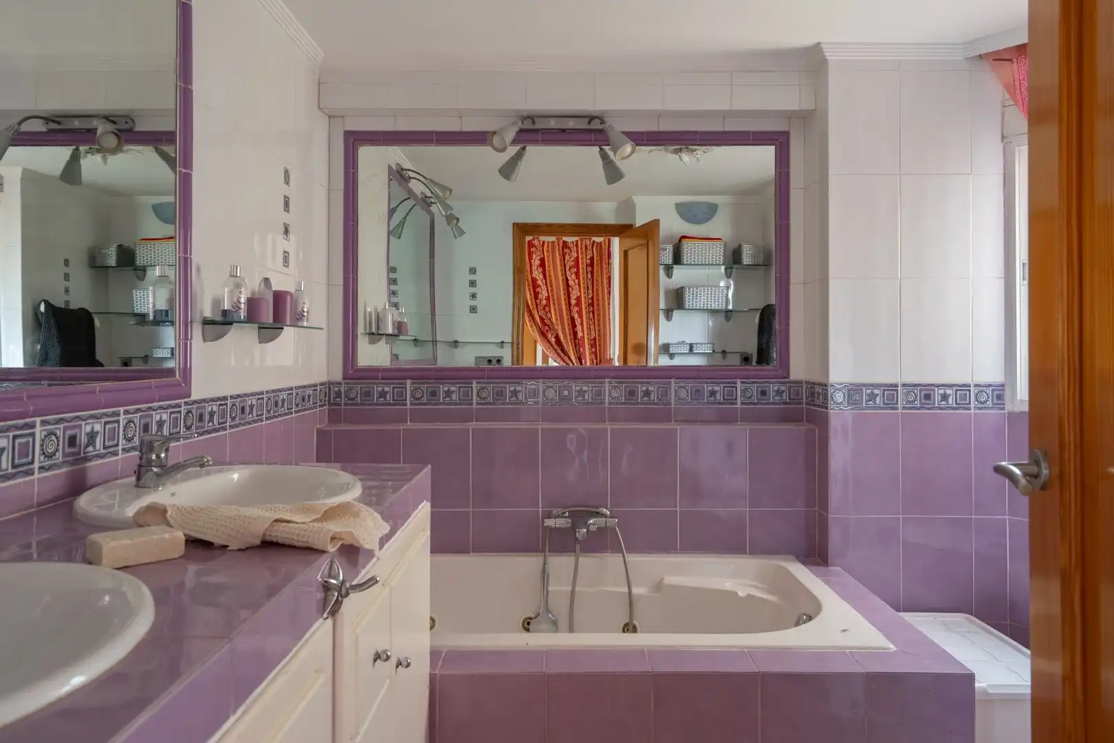 Bany de Apartament en venda en Fuengirola amb Terrassa