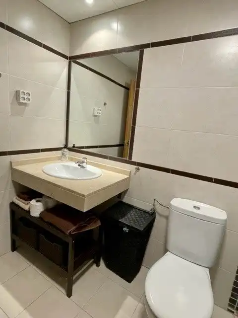 Bathroom of Ground floor for rent in Torremolinos  with Air Conditioner, Heating and Private garden