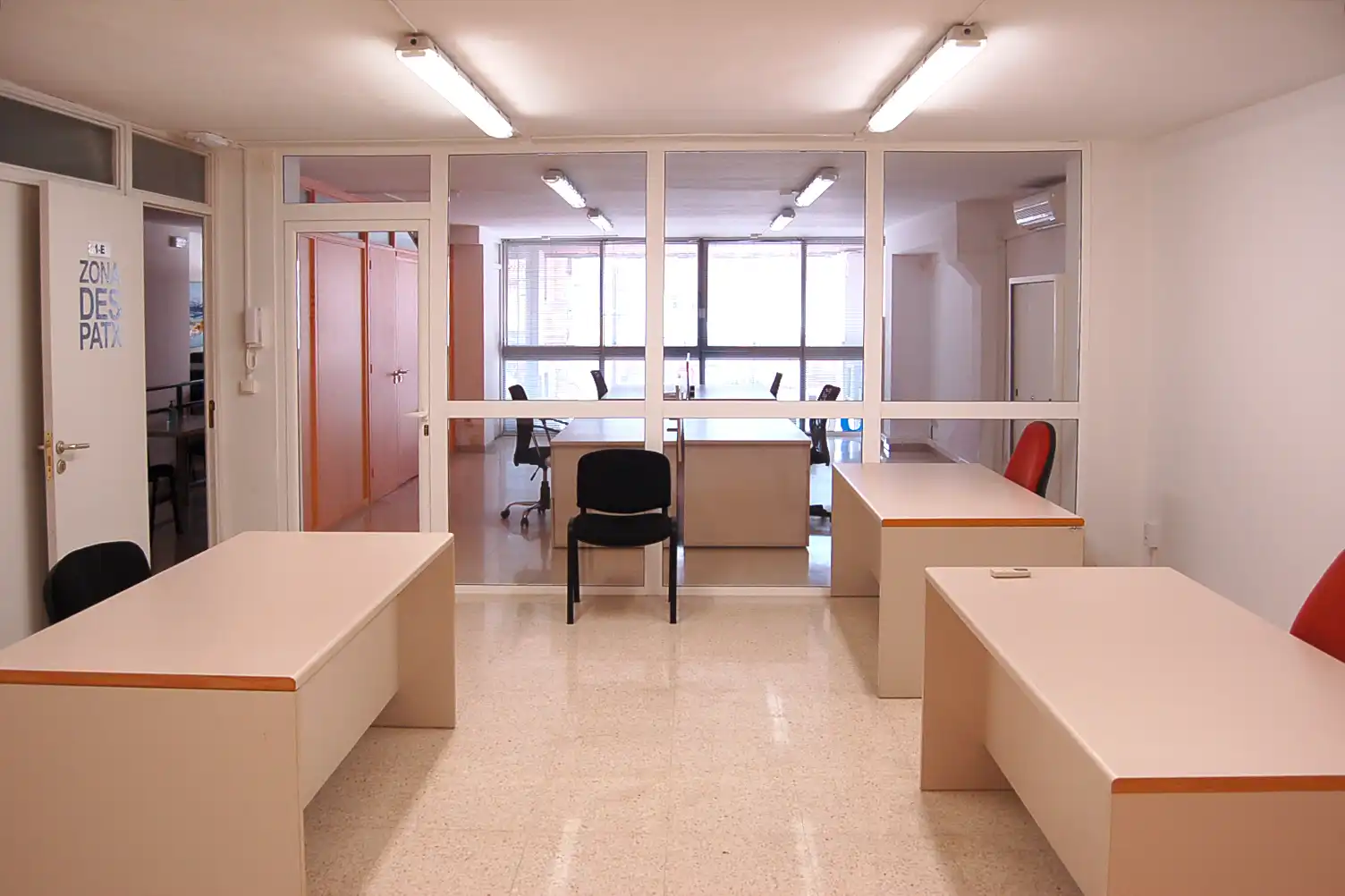 Büro zur Miete in Sant Feliu de Guíxols mit Klimaanlage, Heizung und Möbliert