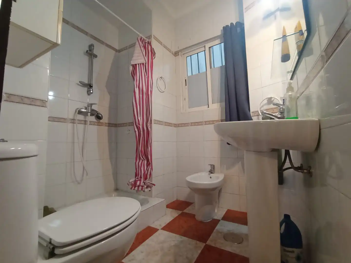 Baño de Piso en venta en Chipiona con Calefacción