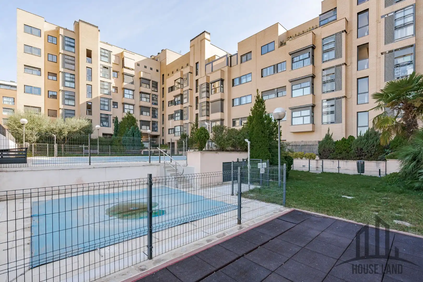 Vista exterior de Piso en venta en Madrid con Aire acondicionado, Calefacción y Trastero