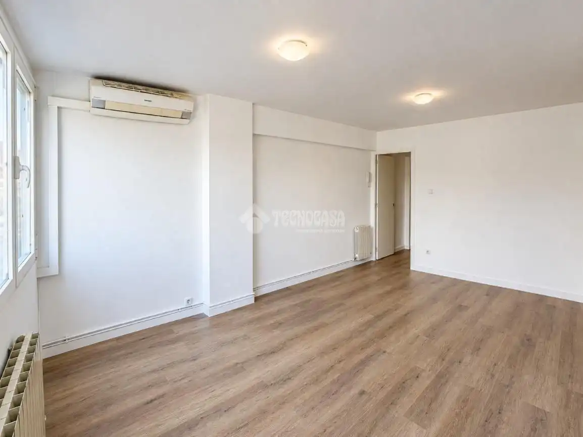 Bedroom of Flat for sale in Fuencarral - El Pardo