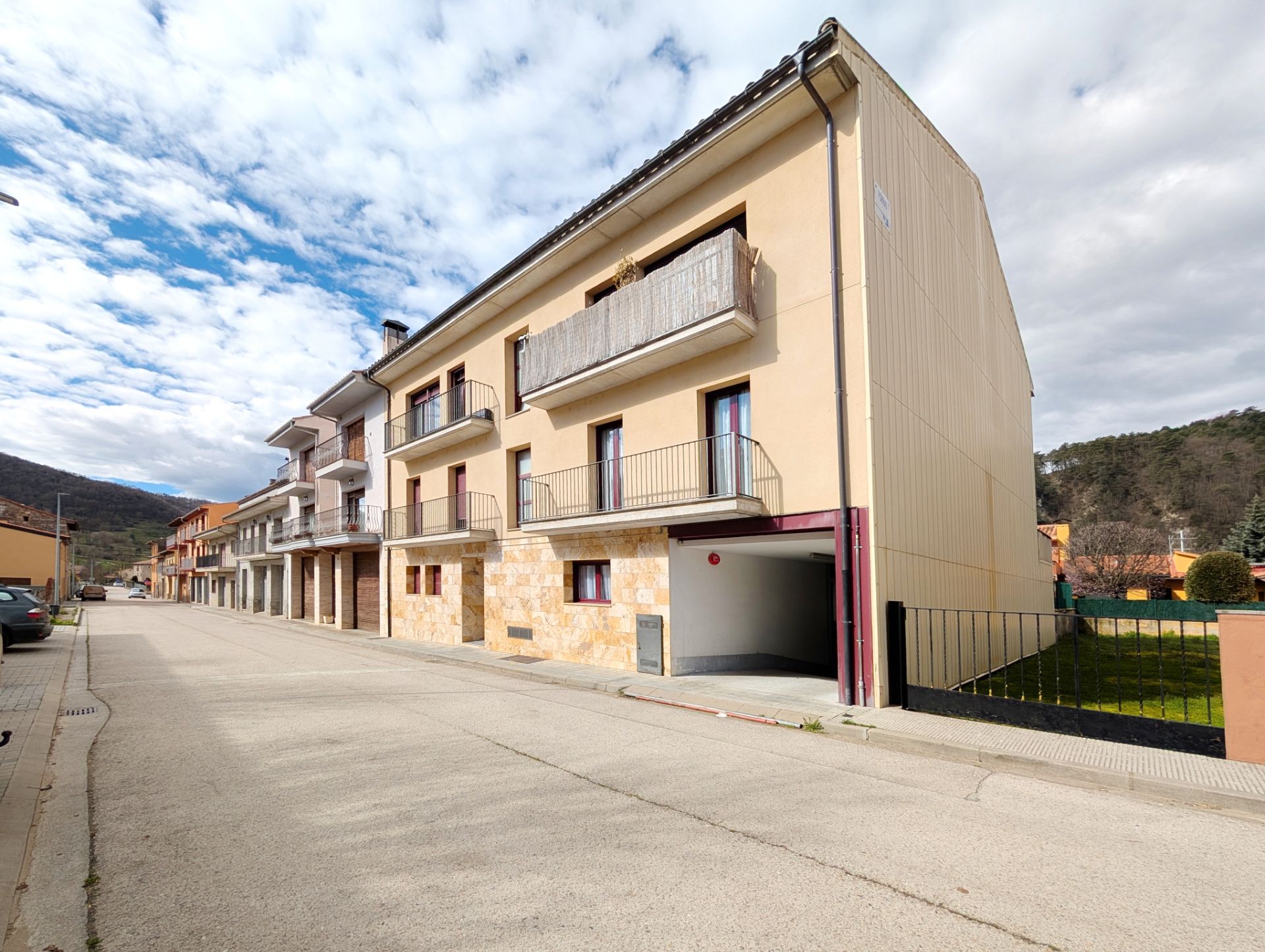 Vista exterior de Planta baja en venta en Sant Pau de Segúries con Calefacción, Parquet y Terraza