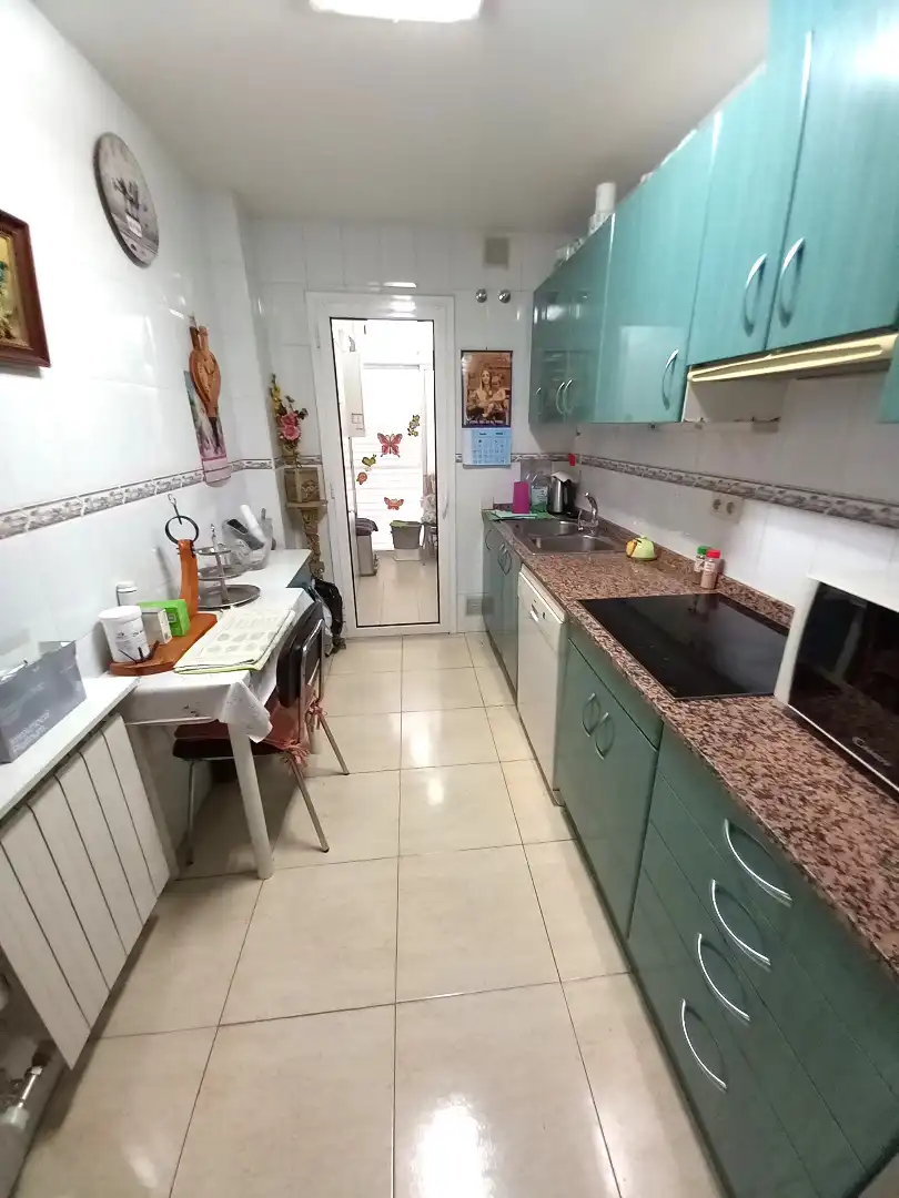 Cuina de Pis en venda en Ripollet amb Calefacció i Jardí privat