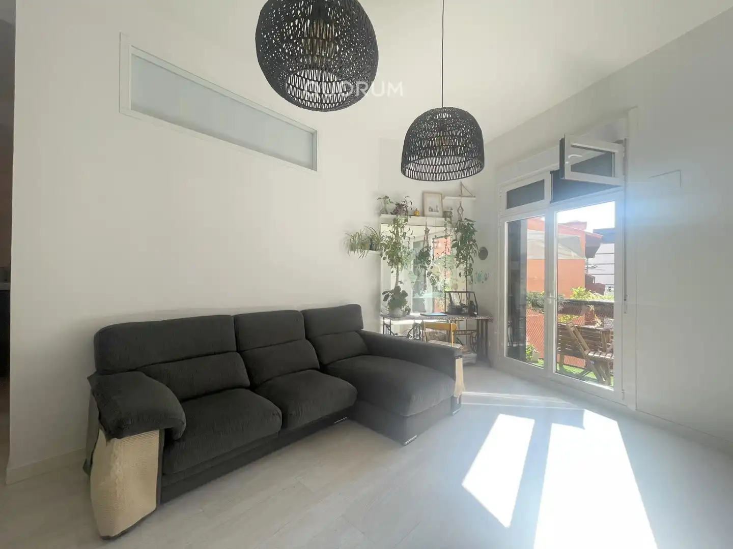 Sala d'estar de Pis en venda en Bilbao  amb Terrassa, Traster i Balcó
