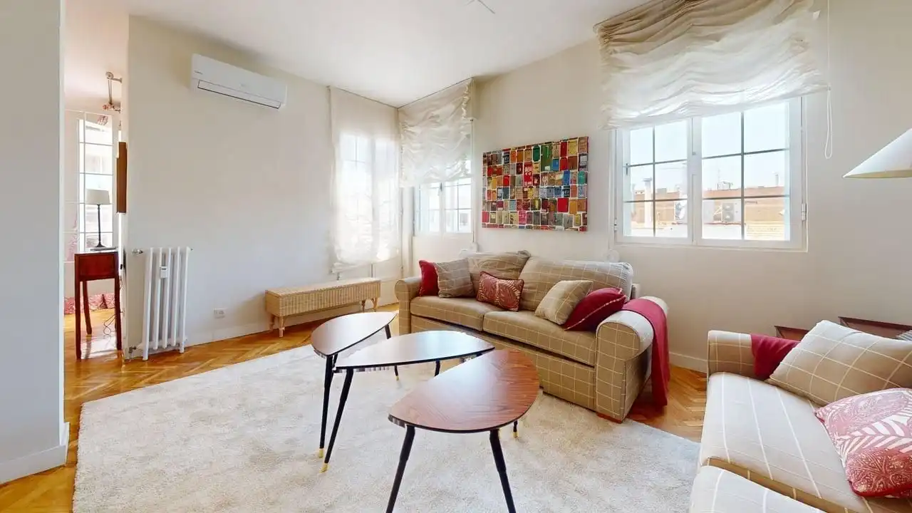 Sala de estar de Ático de alquiler en Madrid con Aire acondicionado, Terraza y Amueblado