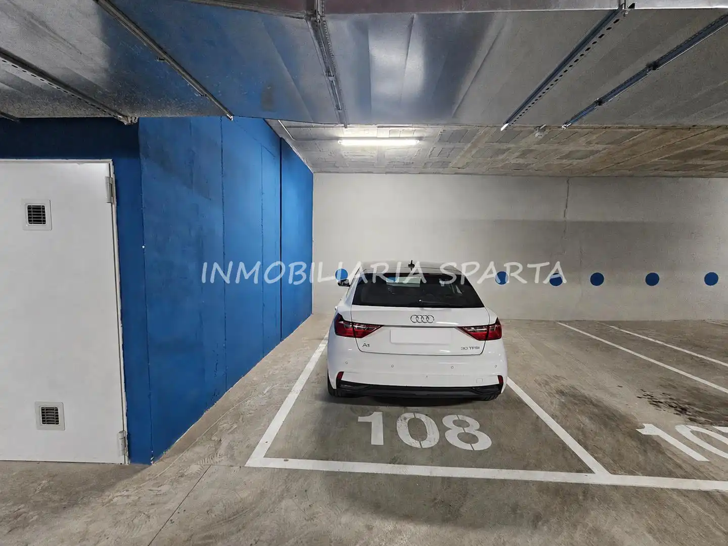 Parking of Flat for rent in Tomares  with Air Conditioner, Heating and Terrace