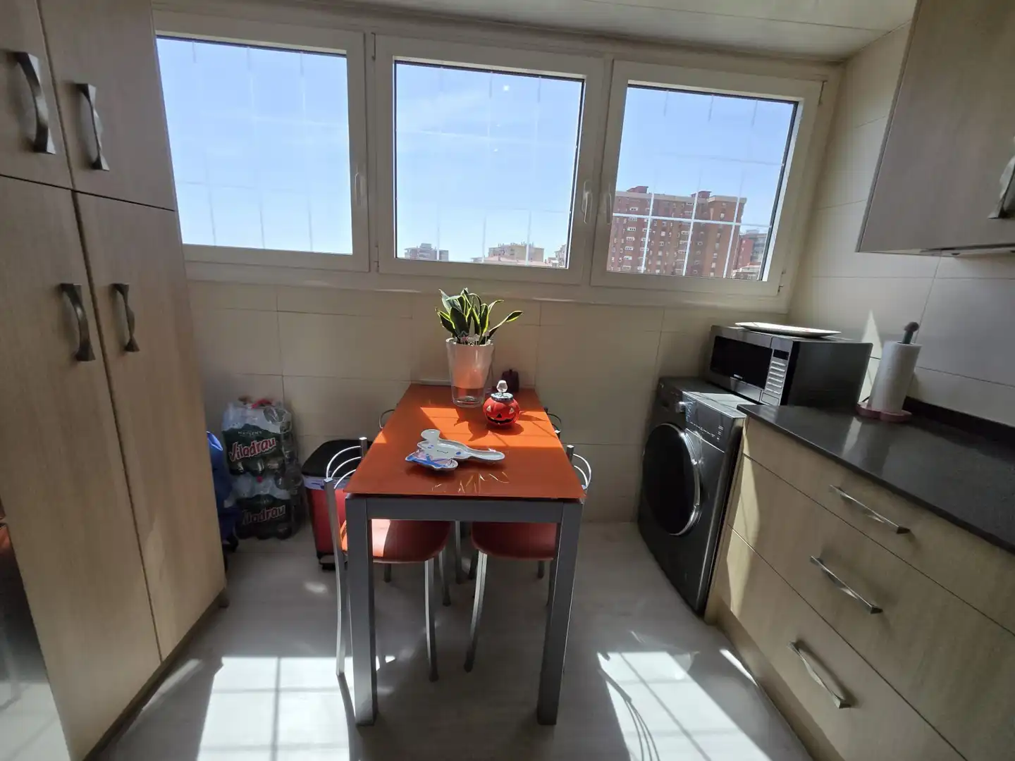 Cocina de Ático en venta en L'Hospitalet de Llobregat con Aire acondicionado, Terraza y Amueblado