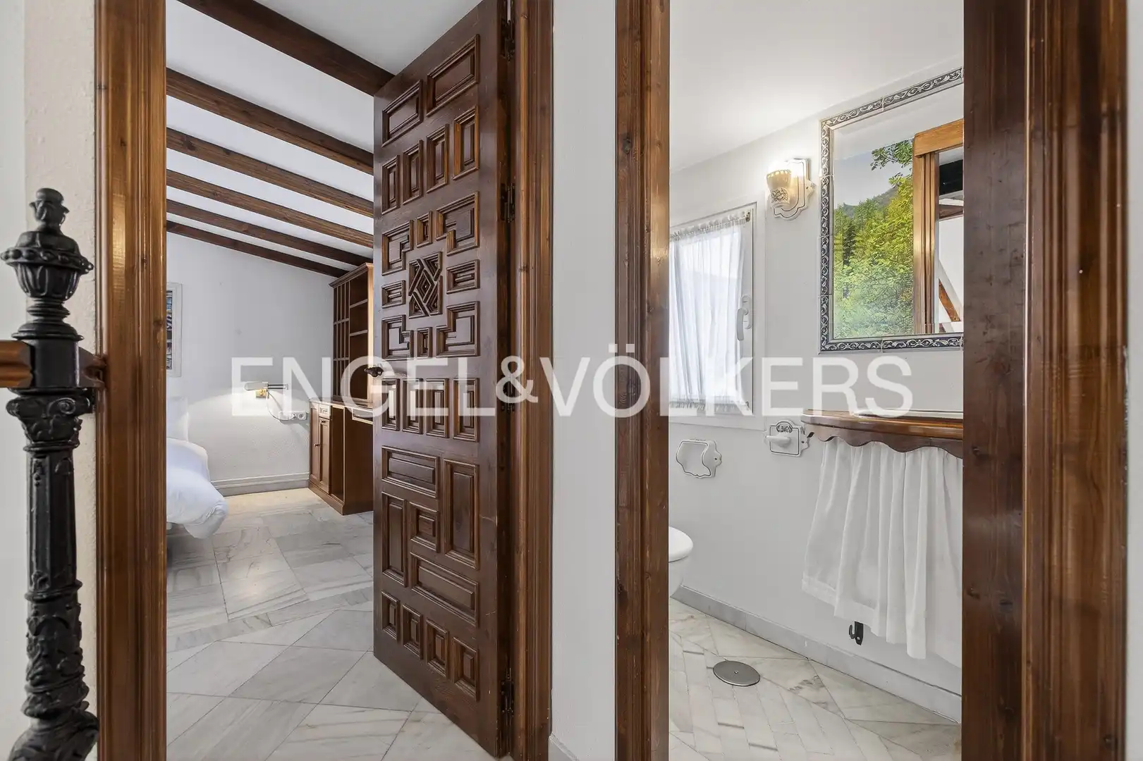 Houses for sale in Sevilla  with Air Conditioner, Heating and Parquet flooring