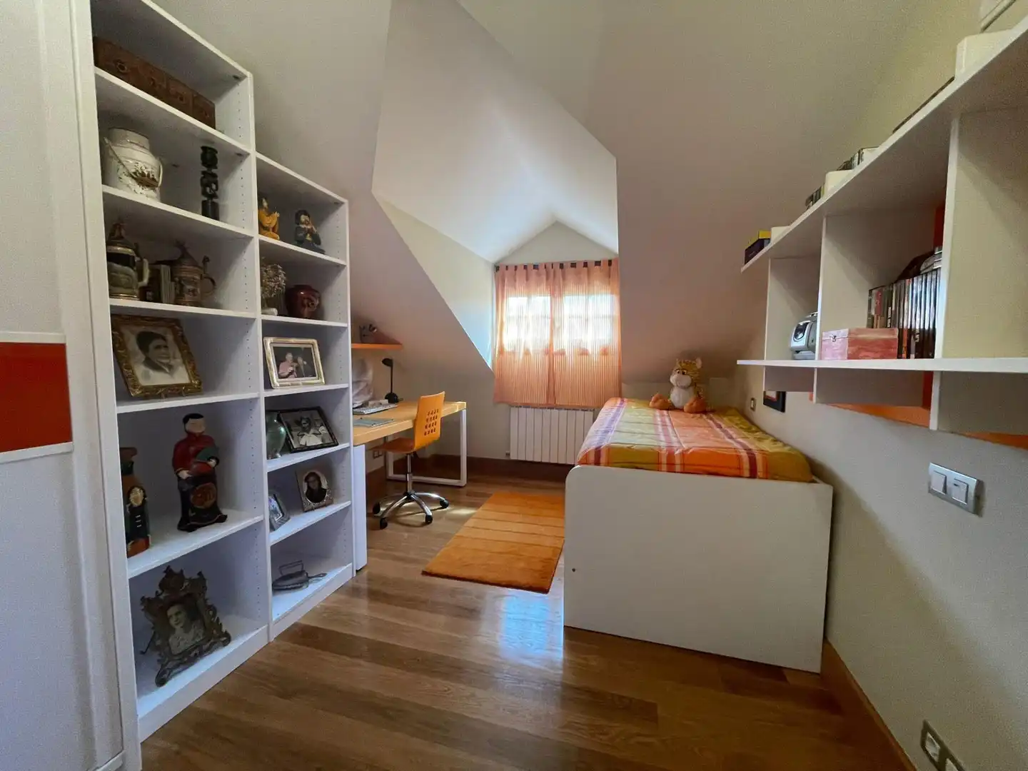 Habitación de Casa adosada en venta en Guriezo con Calefacción, Jardín privado y Terraza