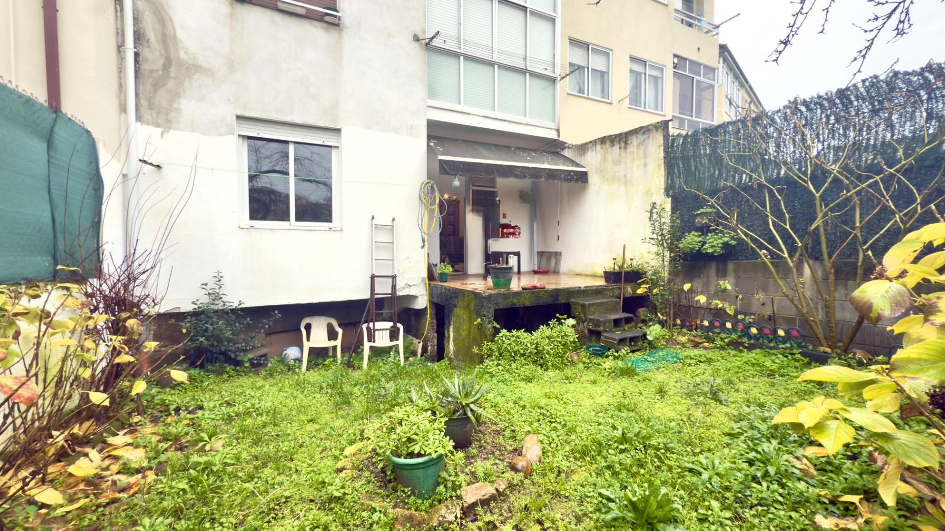 Jardín de Piso en venta en Ourense Capital  con Calefacción, Jardín privado y Terraza