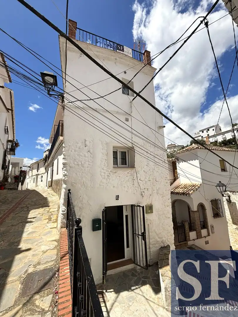 Vista exterior de Casa adosada en venta en Salares