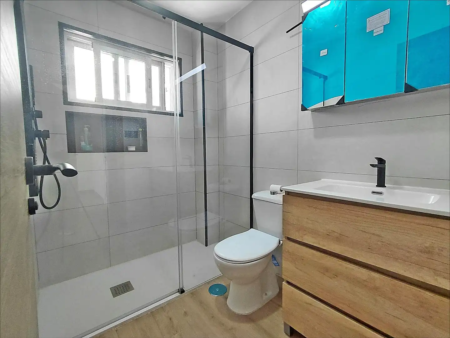 Baño de Piso en venta en Pontevedra Capital  con Calefacción y Trastero