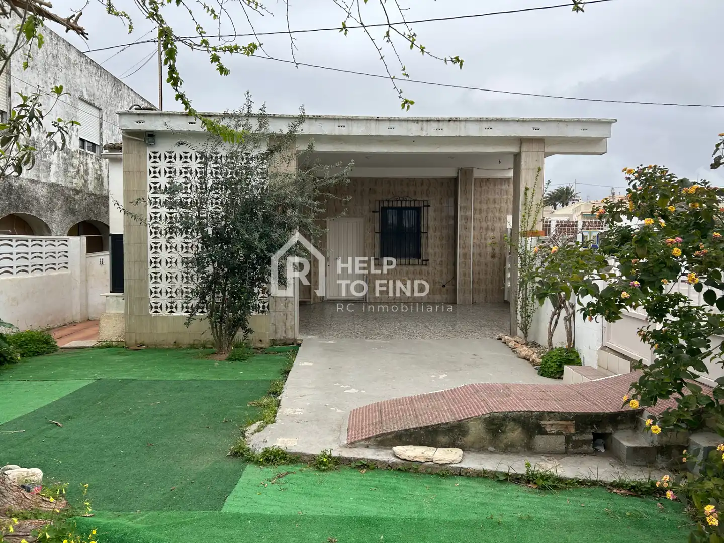Vista exterior de Casa o xalet en venda en Gandia amb Calefacció, Jardí privat i Terrassa