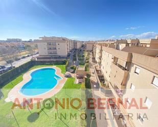 Vista exterior de Pis en venda en Jerez de la Frontera amb Aire condicionat, Terrassa i Piscina comunitària