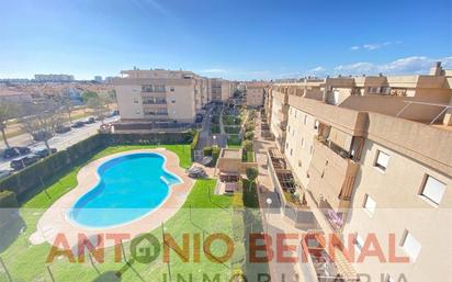 Vista exterior de Pis en venda en Jerez de la Frontera amb Aire condicionat, Terrassa i Piscina comunitària