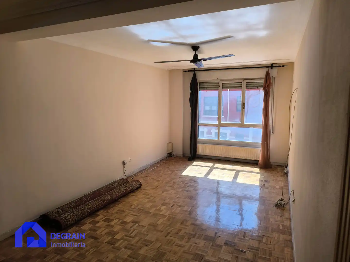 Habitación de Piso en venta en Oviedo  con Calefacción y Trastero