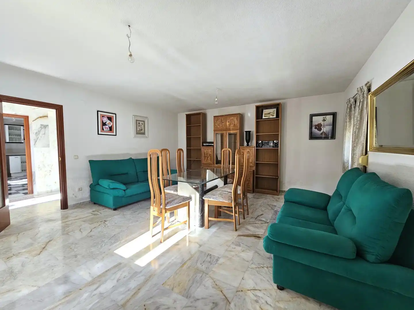 Sala d'estar de Casa o xalet en venda en Navarredondilla amb Traster i Moblat
