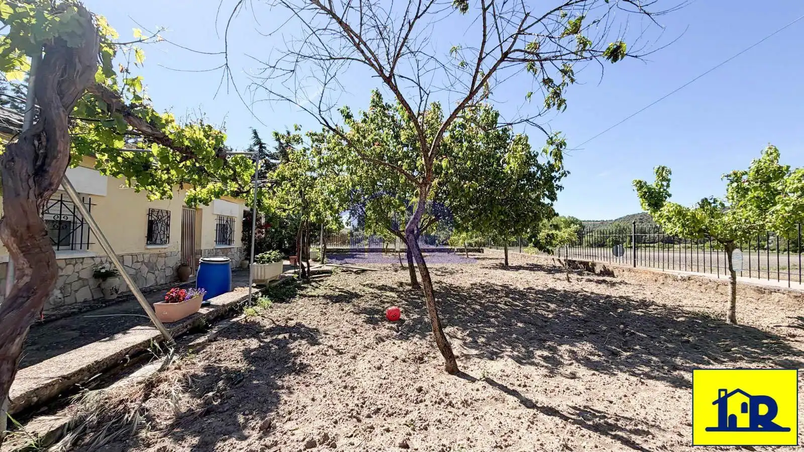 Casa o xalet en venda en Cañada del Hoyo amb Calefacció, Terrassa i Traster