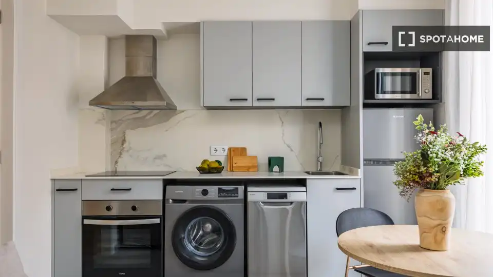 Cocina de Piso de alquiler en Valencia con Aire acondicionado, Calefacción y Amueblado