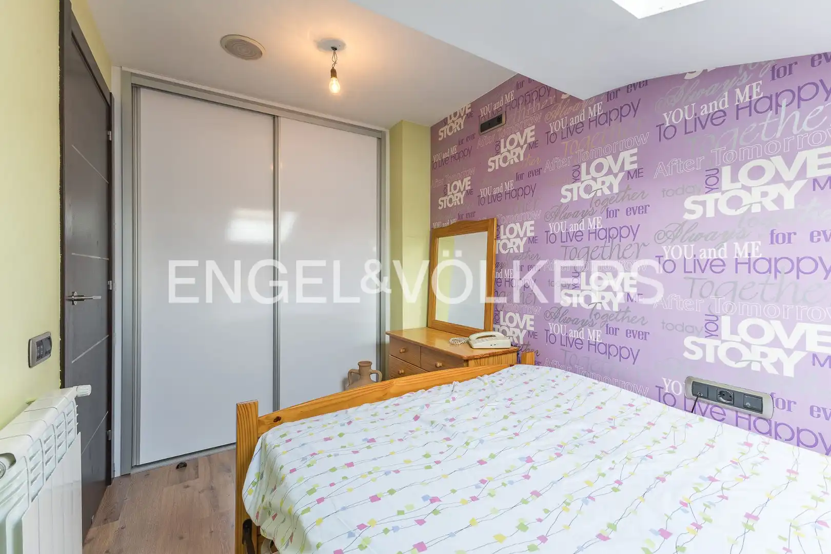 Habitación de Casa o chalet en venta en El Prat de Llobregat con Aire acondicionado, Calefacción y Jardín privado