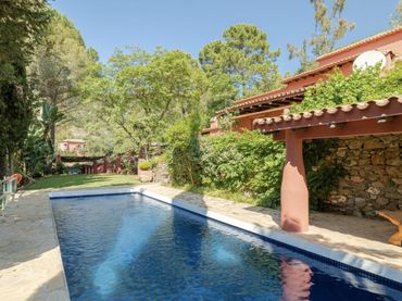 Villa avec balcon à vendre à Avenida La Moraleda 5
