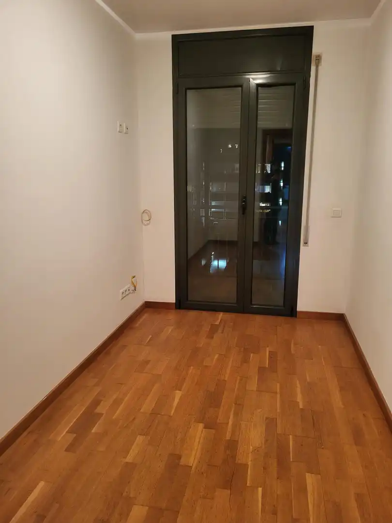 Wohnung zur Miete in Sabadell mit Heizung, Parkett und Ofen