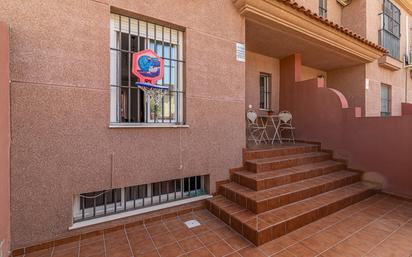 Vista exterior de Casa adosada en venda en Jerez de la Frontera amb Balcó