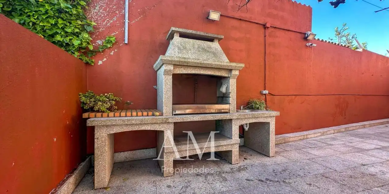 Jardí de Casa o xalet en venda en Nigrán amb Calefacció, Jardí privat i Terrassa