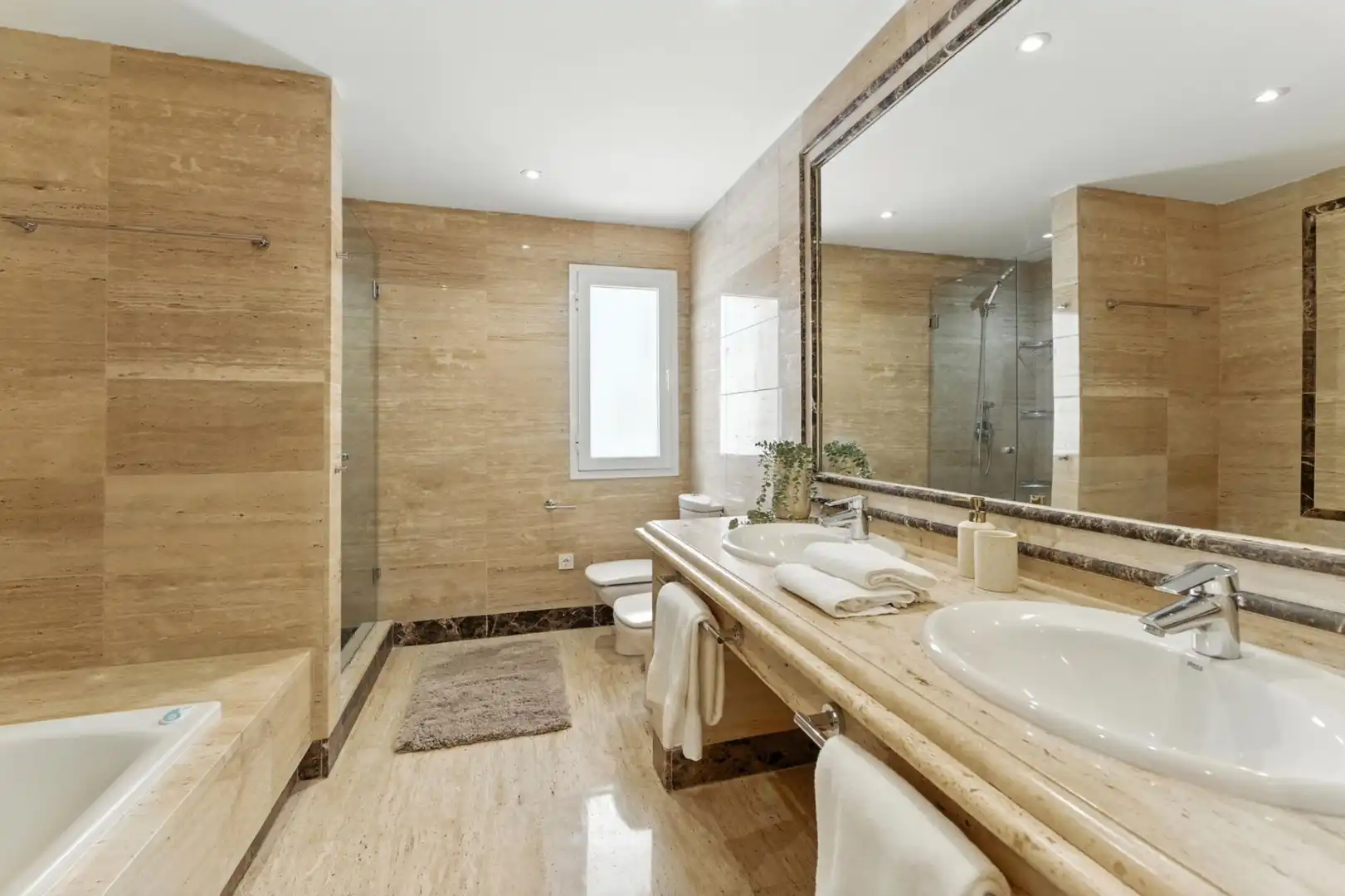 Bany de Apartament de lloguer en Marbella amb Aire condicionat, Terrassa i Traster